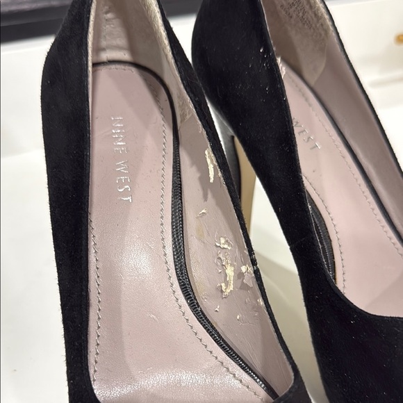 Nine West Black Peep Toe Heels - Picture 2 of 13